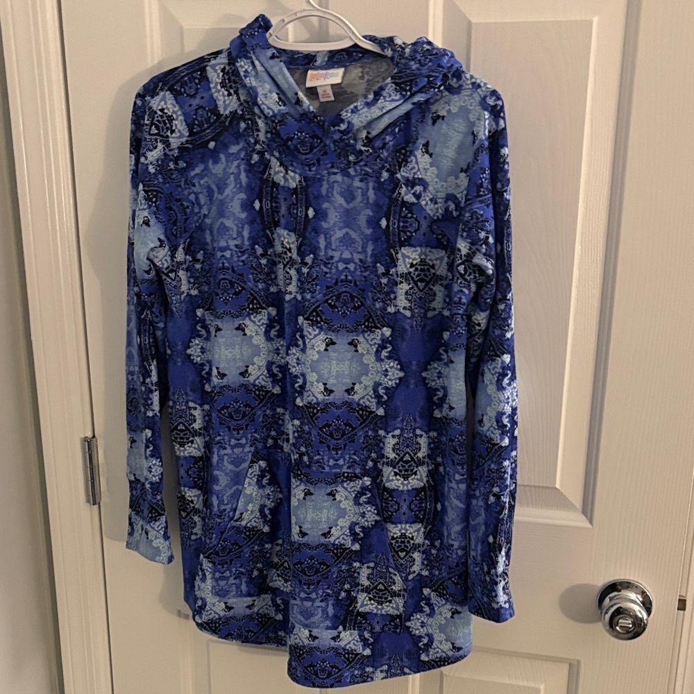 LuLaRoe Blue and Black Patterned Top